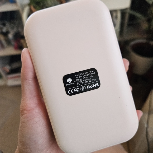 phomemo label pink printer with roll - Picture 3 of 5